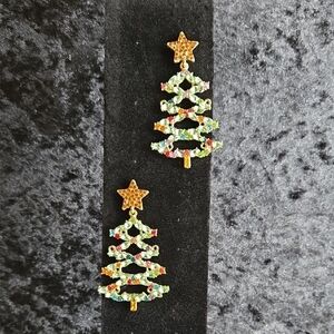Fun! Festive Christmas Tree Earrings. Costume Jewelry! Excellent Condition.
